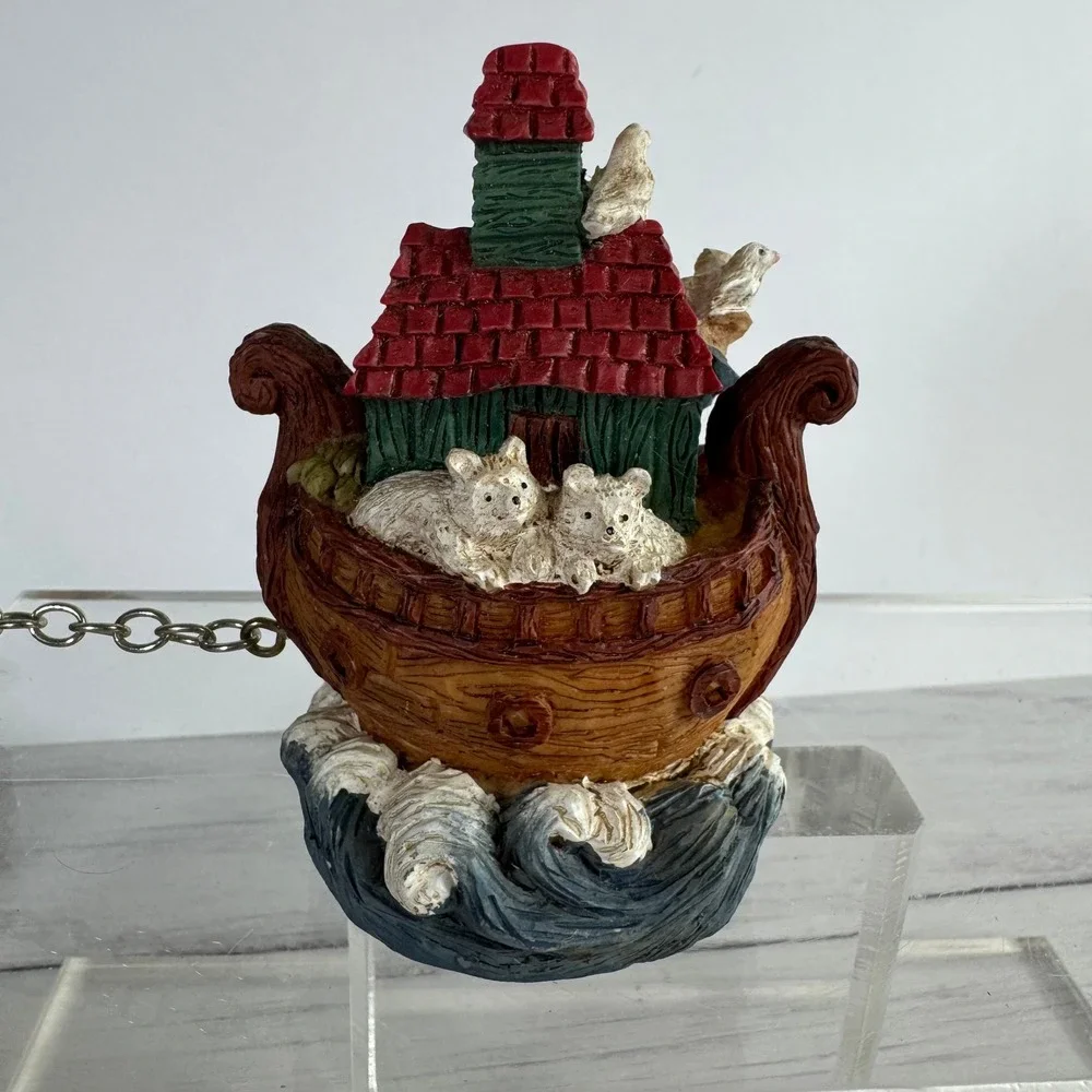Vintage Noahs Ark Figurine Set 4 Piece Resin Animal Boat Chain Linked Decor